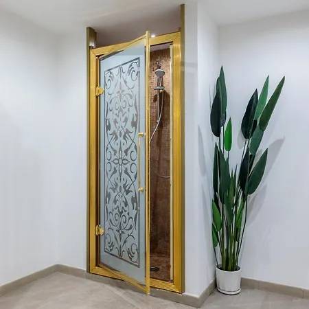 Lovely - Capocci Rom